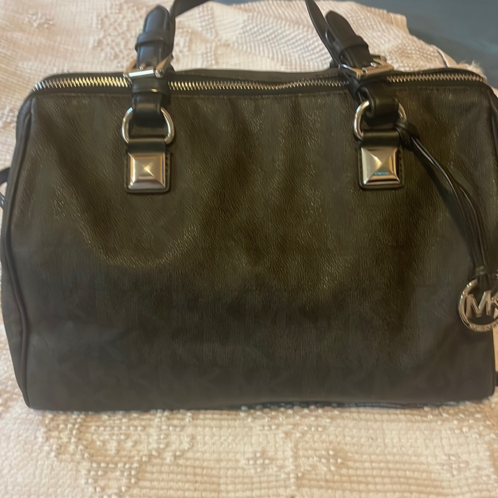 Black Michael kors bag